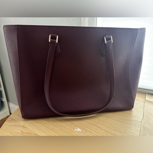 Tory Burch Robinson Saffiano Burgundy large tote - Picture 2 of 14